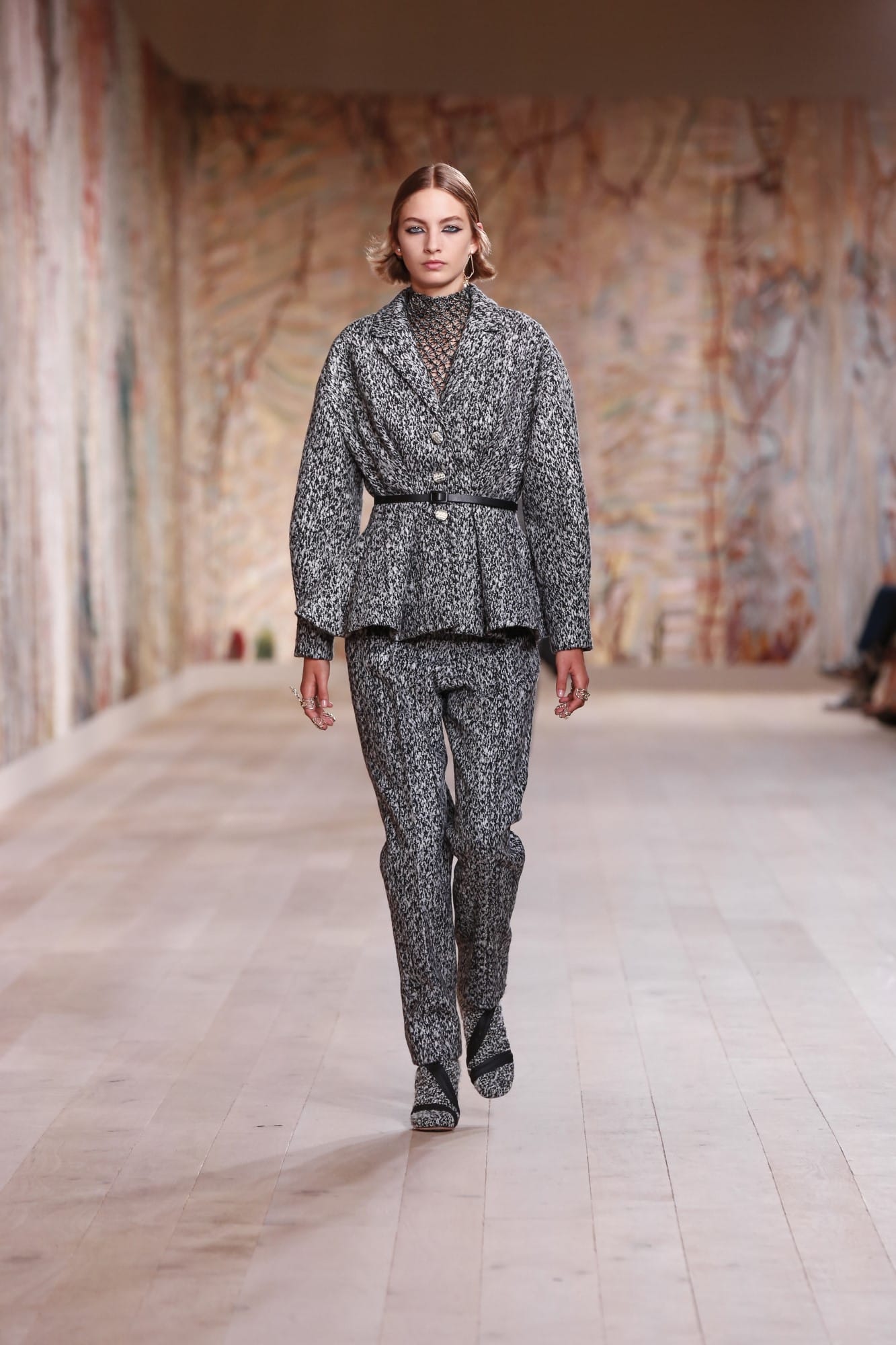 DIOR_HC_AW21-22_LOOK-03 (1333×2000)