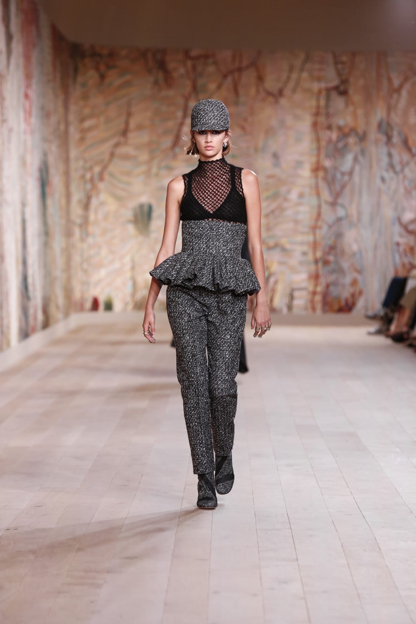 DIOR_HC_AW21-22_LOOK-04 (1333×2000)
