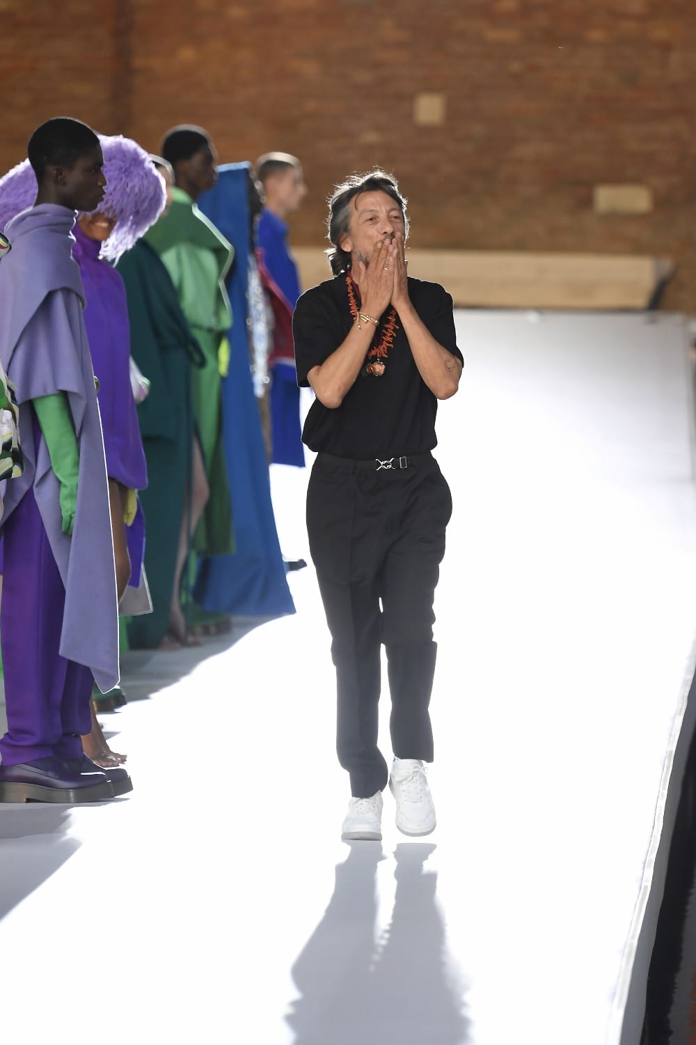 VALENTINO DES ATELIERS – CREATIVE DIRECTOR PIERPAOLO PICCIOLI FINALE (3) (1000×1500)