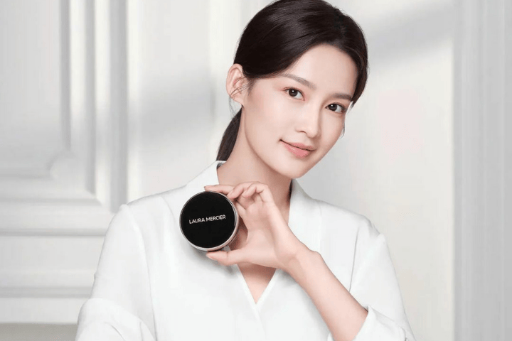 人物访问 | Laura Mercier亚太代言人李沁分享无暇美妆贴士