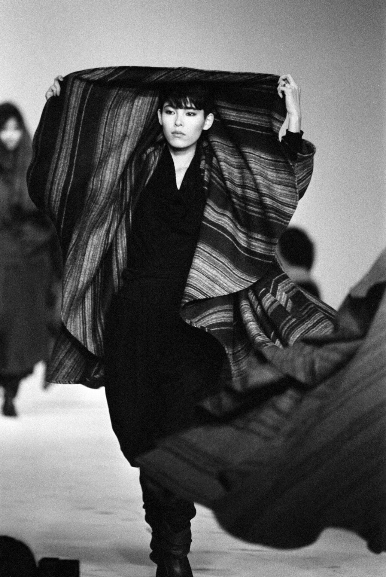 Défilé Issey Miyake, Prêt-à-porter, collection Automne-Hiver 1982
