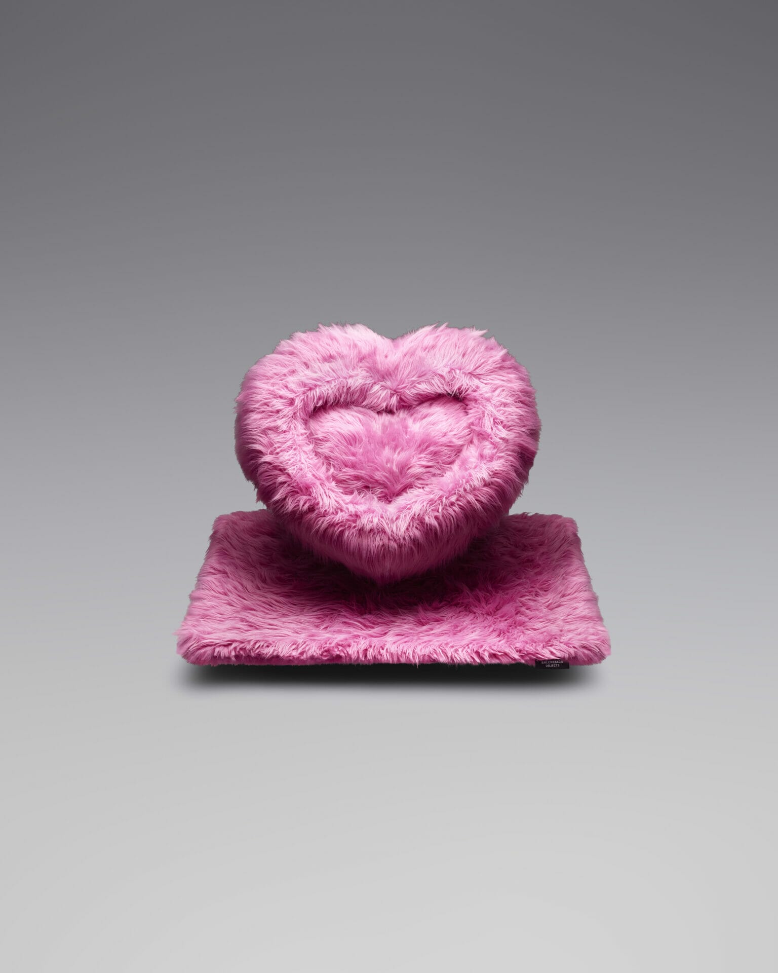 BALENCIAGA OBJECTS_DOG BED AND BLANKET NO LOGO