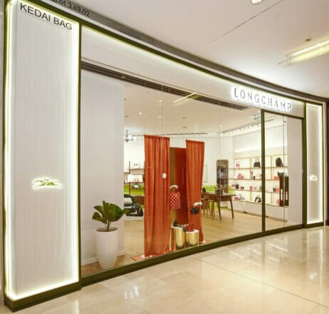 Longchamp New Concept Store