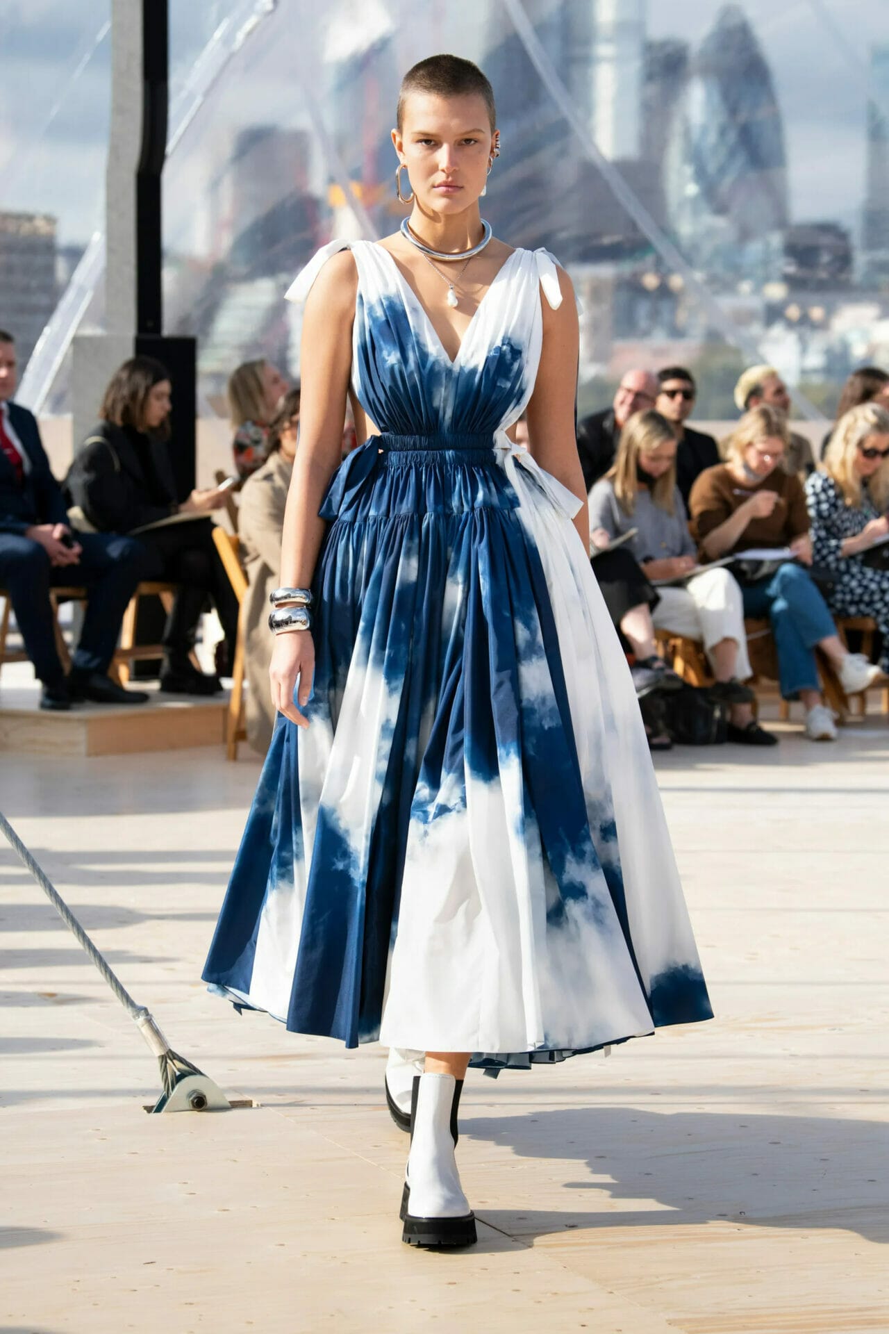00004-AlexanderMcQueen-Spring-22-London