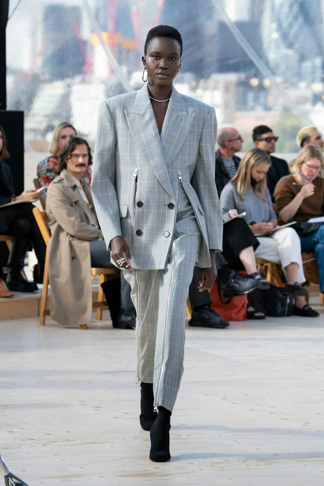 00005-AlexanderMcQueen-Spring-22