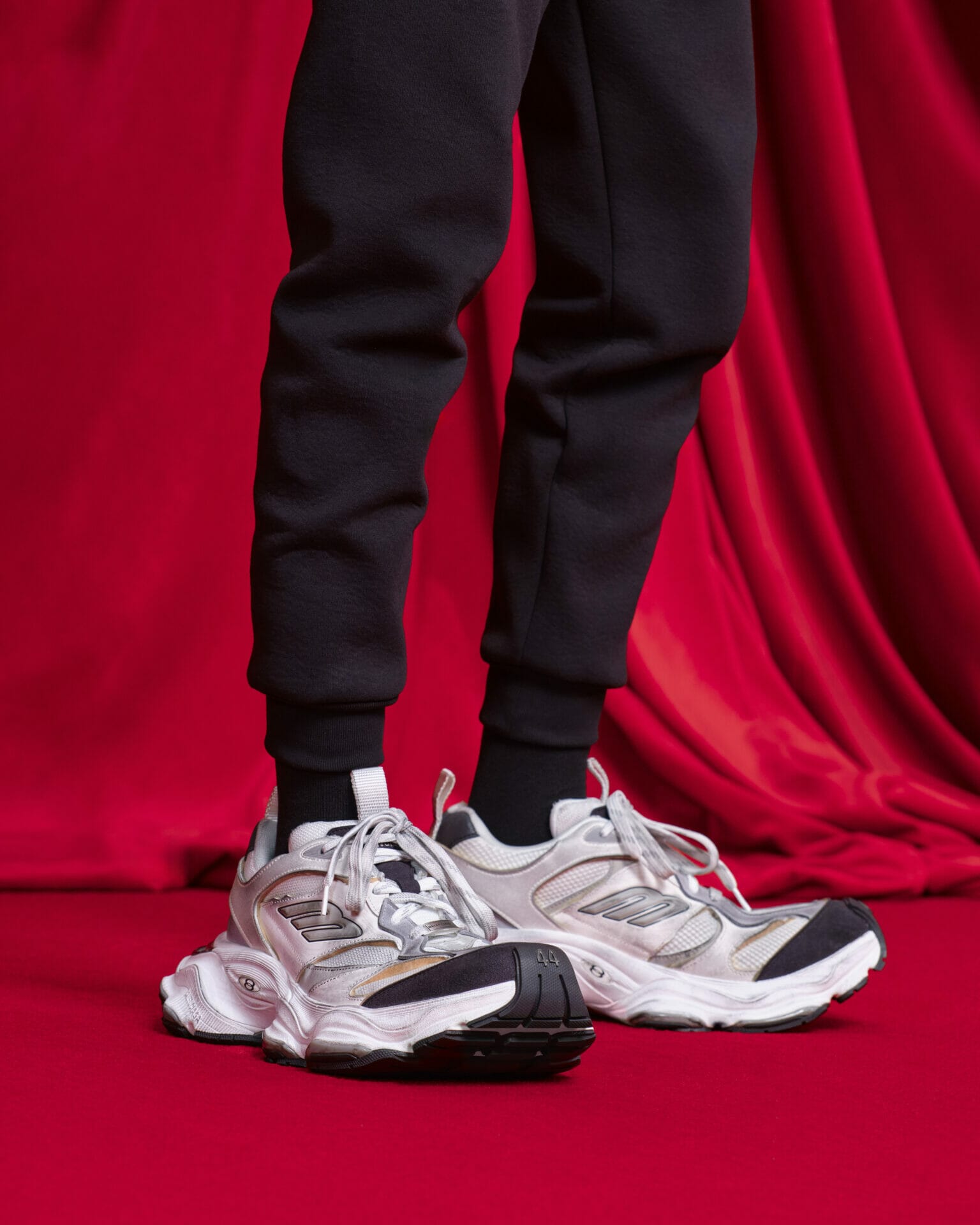 BALENCIAGA SUMMER 24 CLOSE UP IMAGE 44