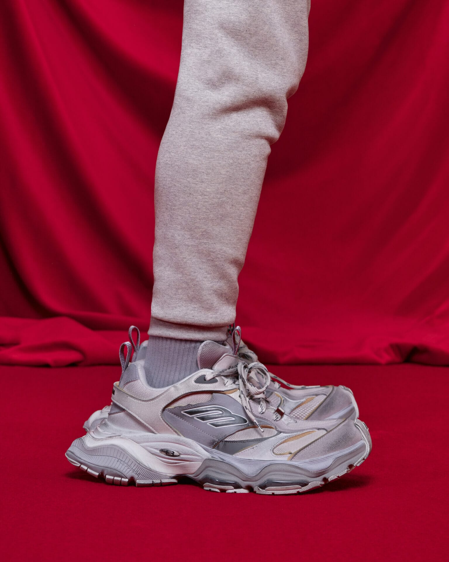 BALENCIAGA SUMMER 24 CLOSE UP IMAGE 46