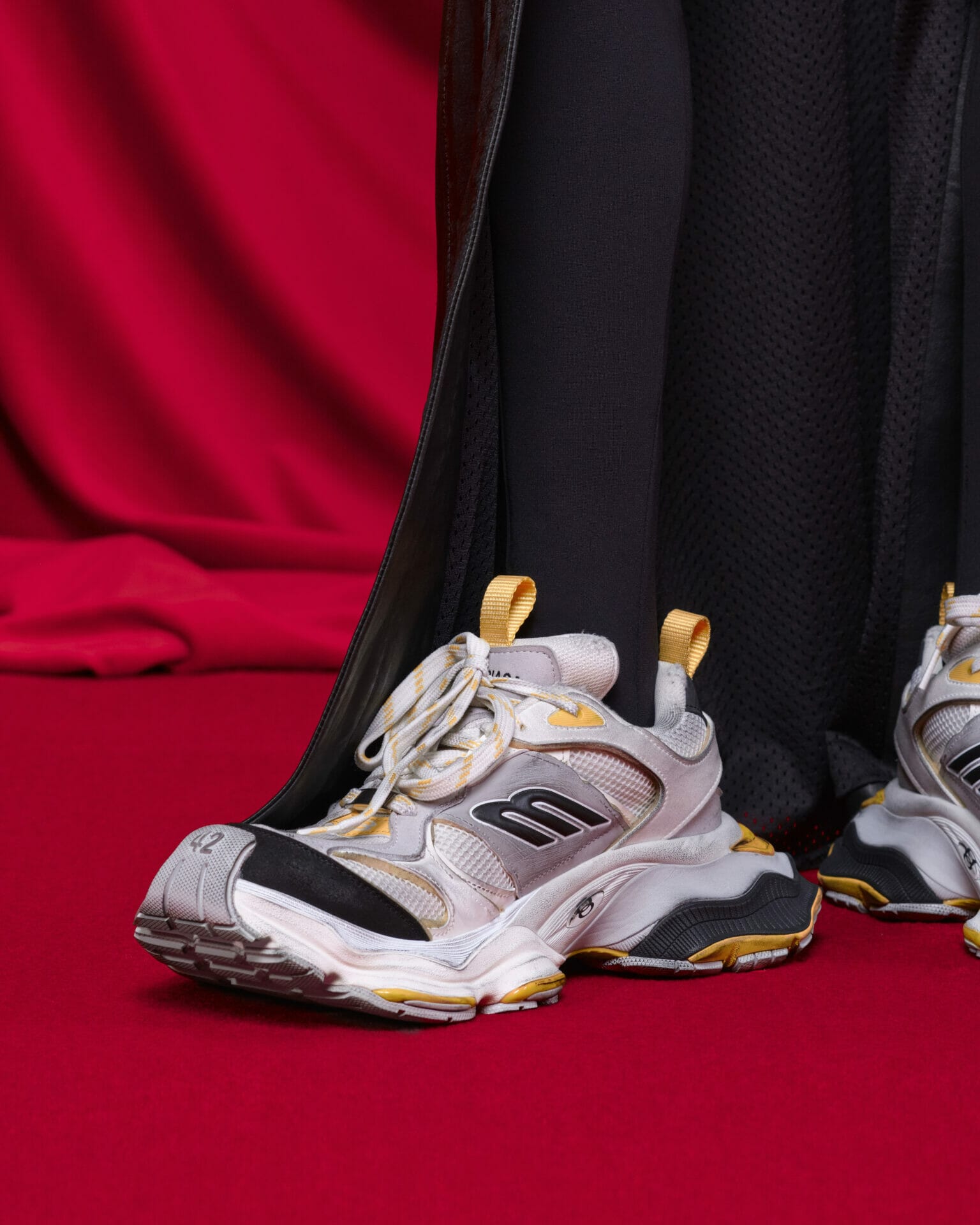 BALENCIAGA SUMMER 24 CLOSE UP IMAGE 51