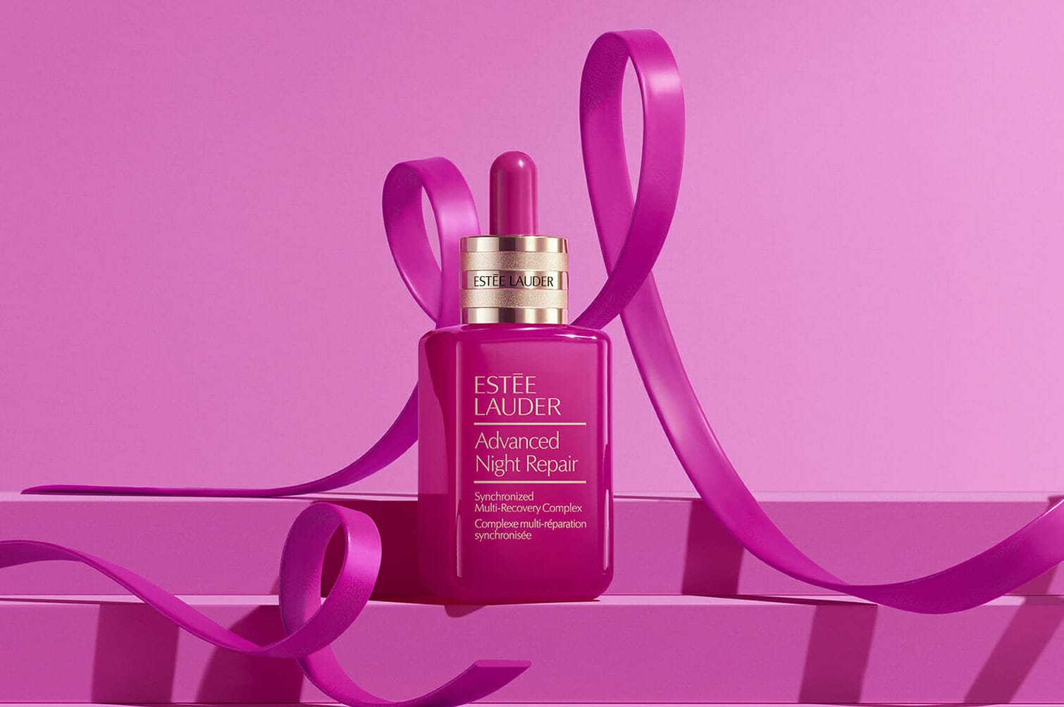 Estée Lauder 集团点亮粉色双子塔揭幕乳腺癌防治运动