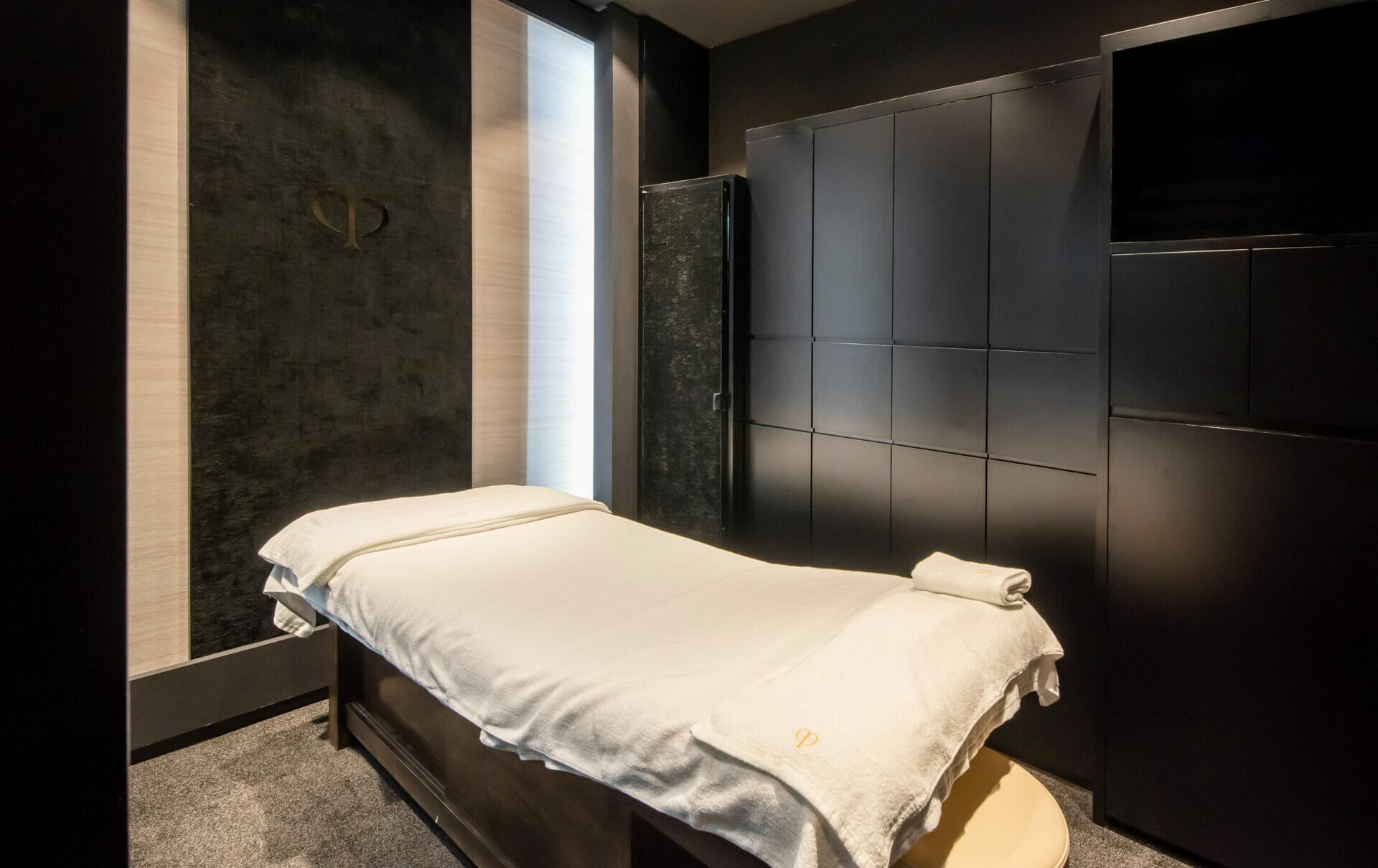 ICONreview Clé de Peau 9