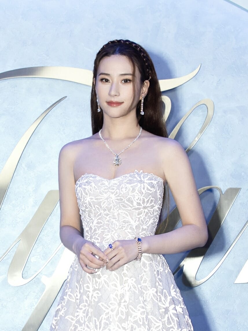 Laurinda Ho 何超莲