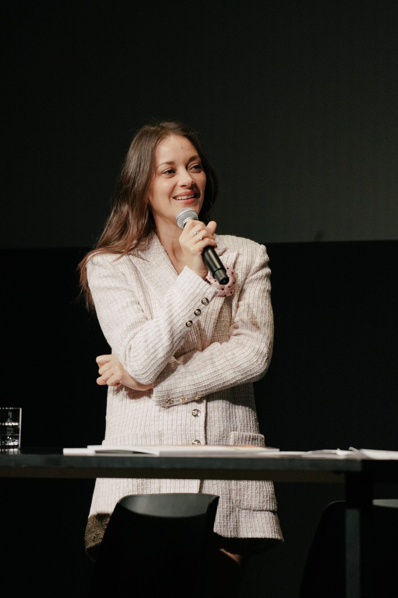 chanel_cruise-2023-24-show-in-shenzhen-marion-cotillard_copyright-chanel-HD