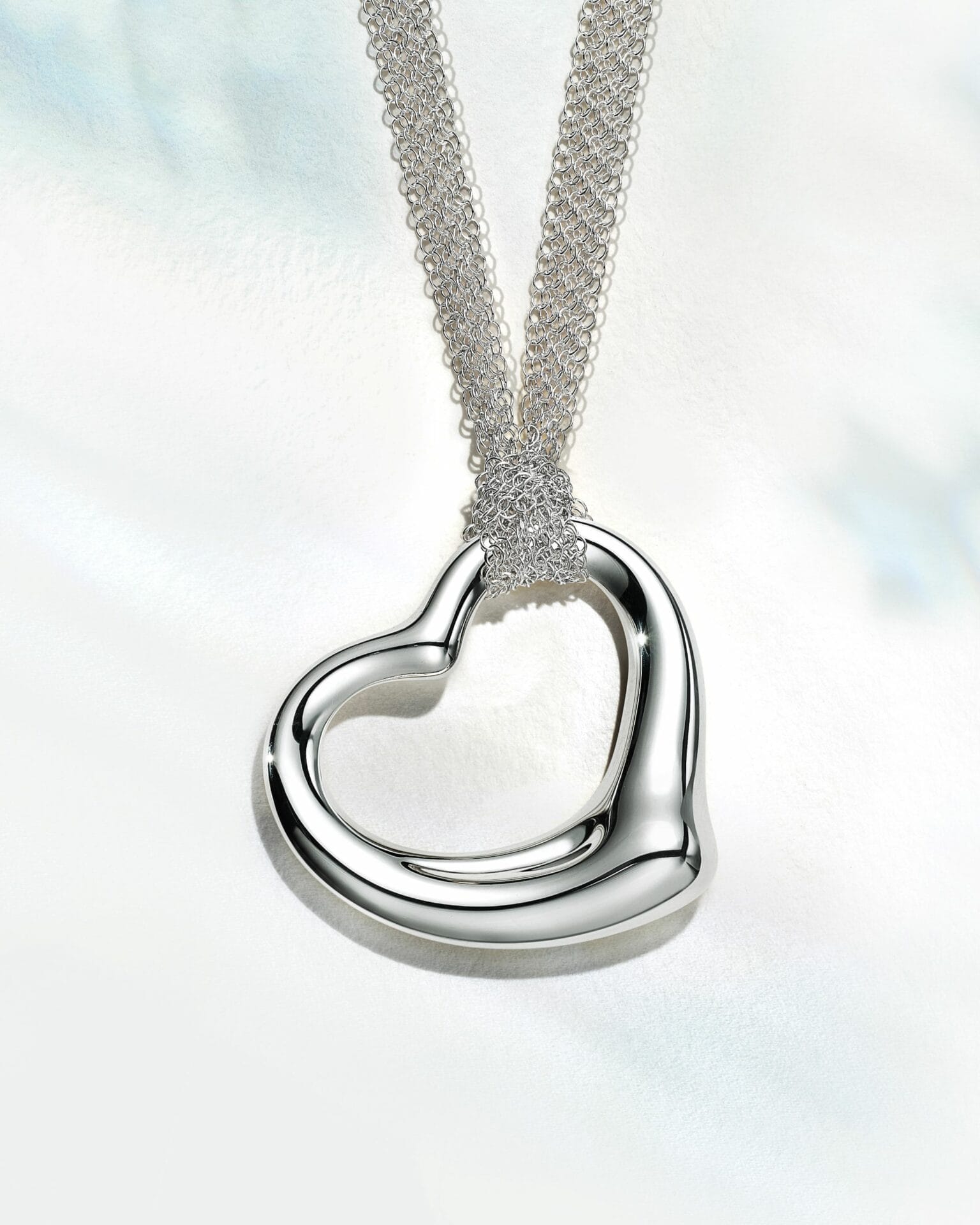 Elsa Peretti®Open Heart 吊坠采用纯银网链 2