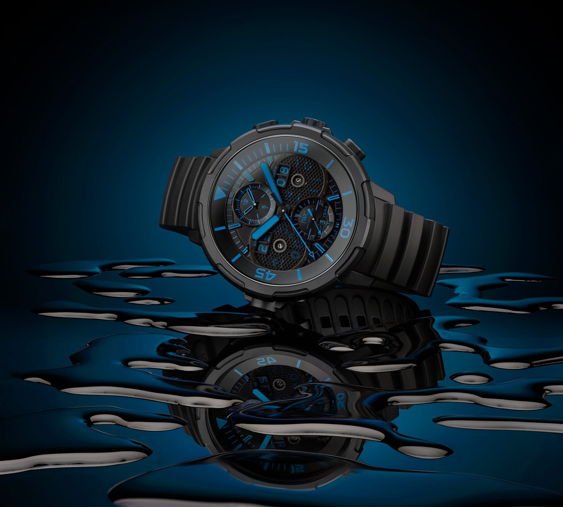 iw379406-front-mood