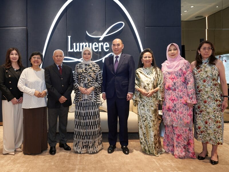 le lumiere new flagship