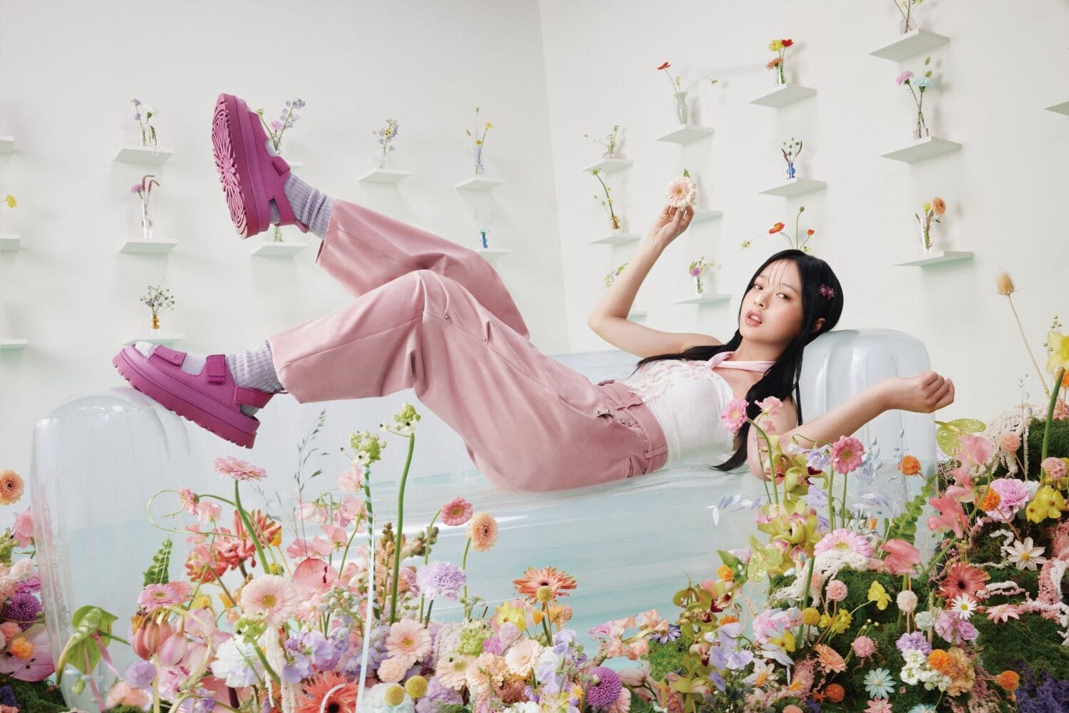 UGG 官宣 NewJeans Hanni 出任全球品牌大使