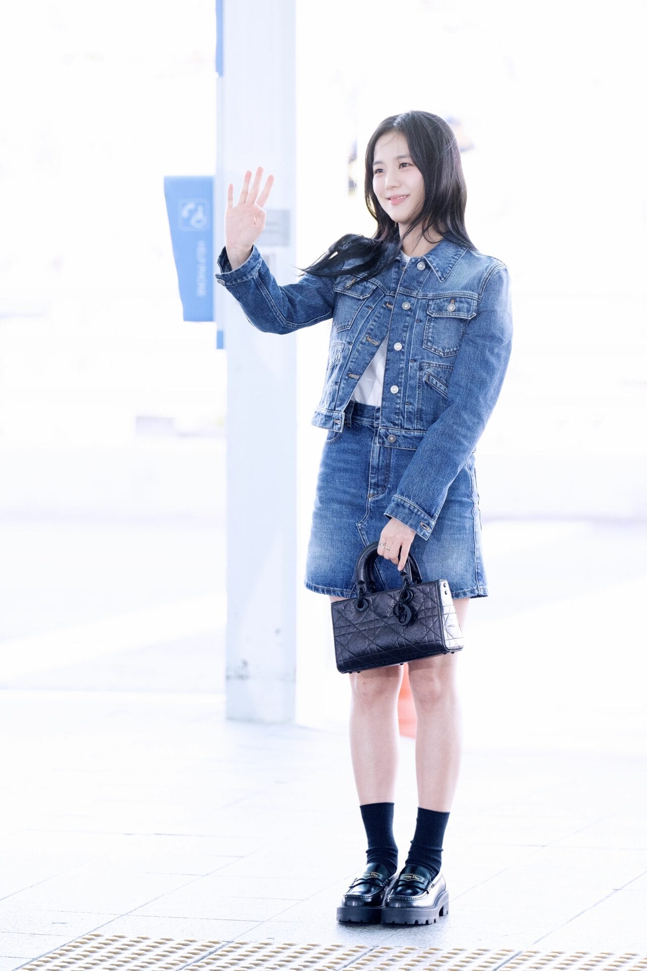 AIRPORT LOOK – JISOO (2) 2