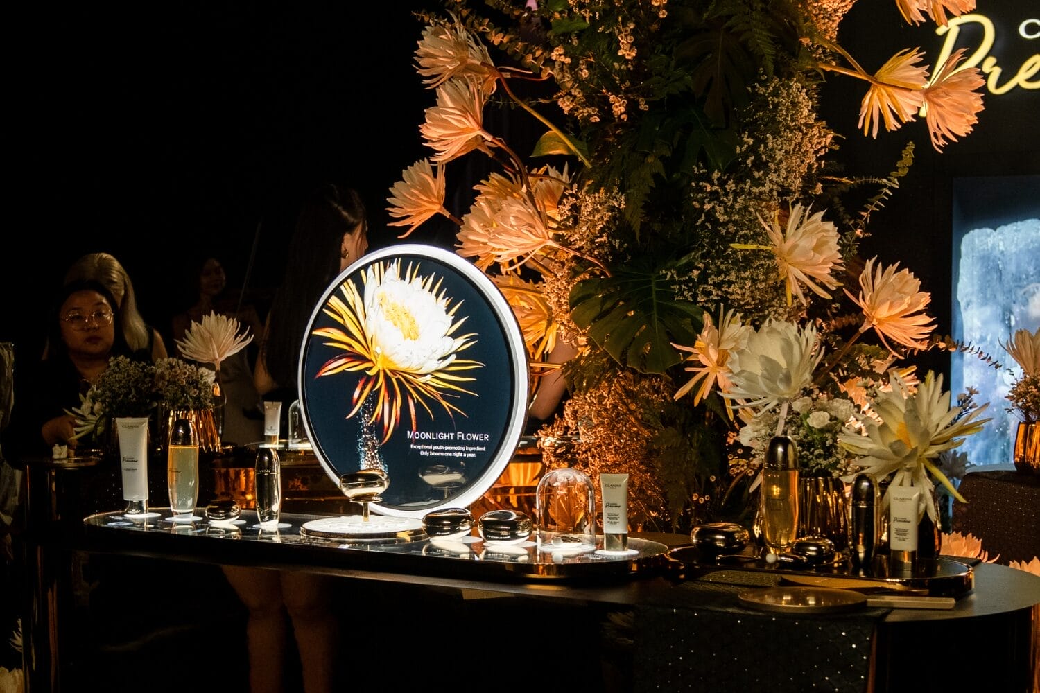 Clarins Precious 至臻凝时推介礼：强化御龄功效