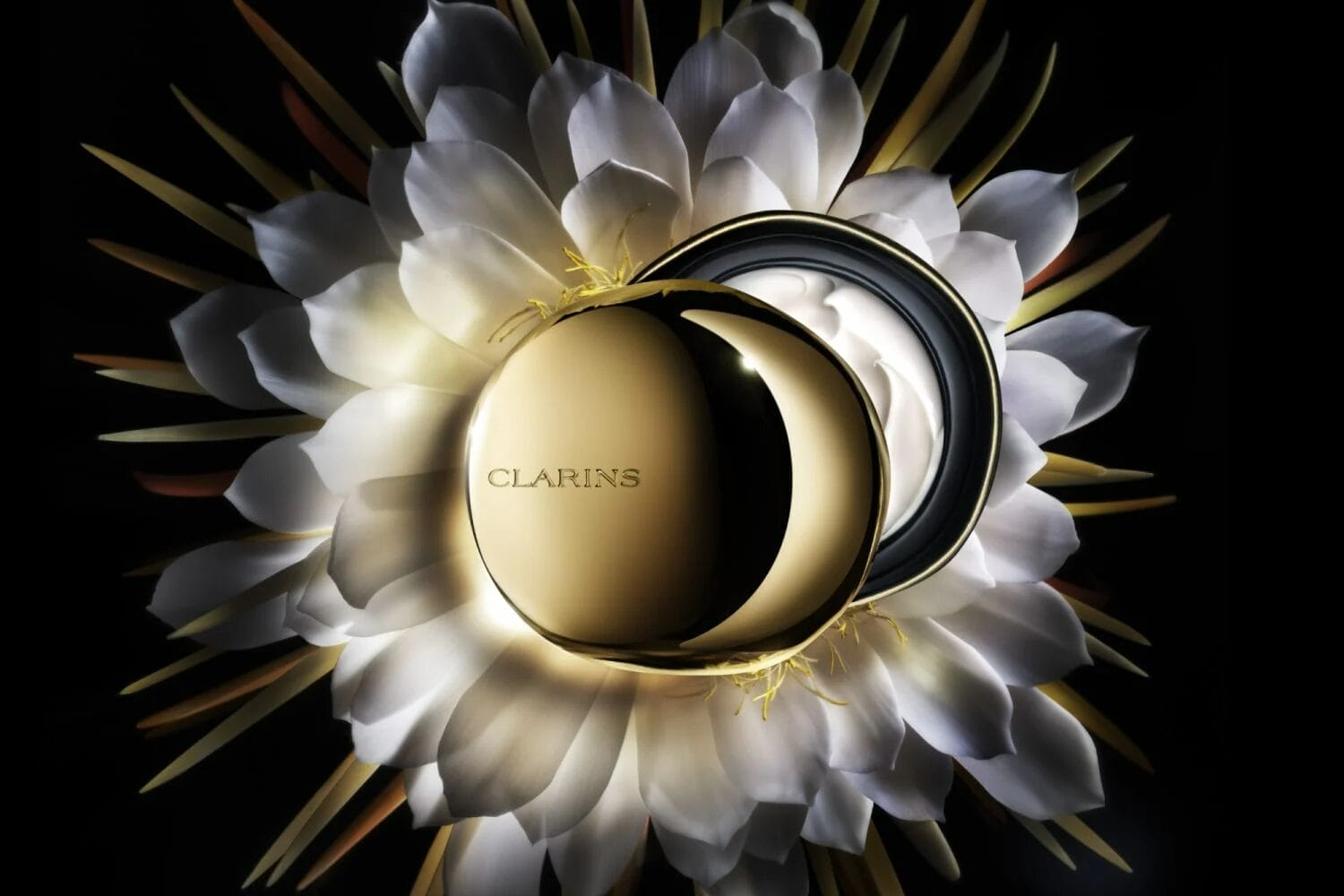 Clarins Precious 至臻凝时抗老系列，了解月神花的冻龄功效
