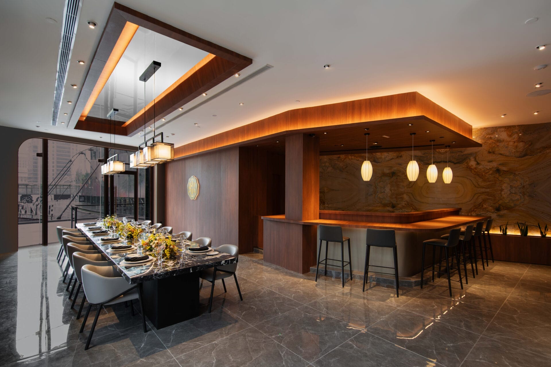 SHH首次融入别树一帜的味觉体验。在二楼打造餐饮空间。