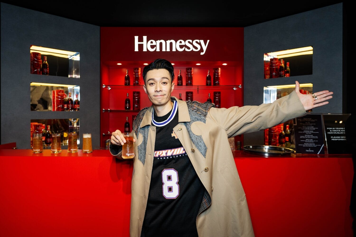 周柏豪为 Hennessy x NBA 限量版推介礼站台