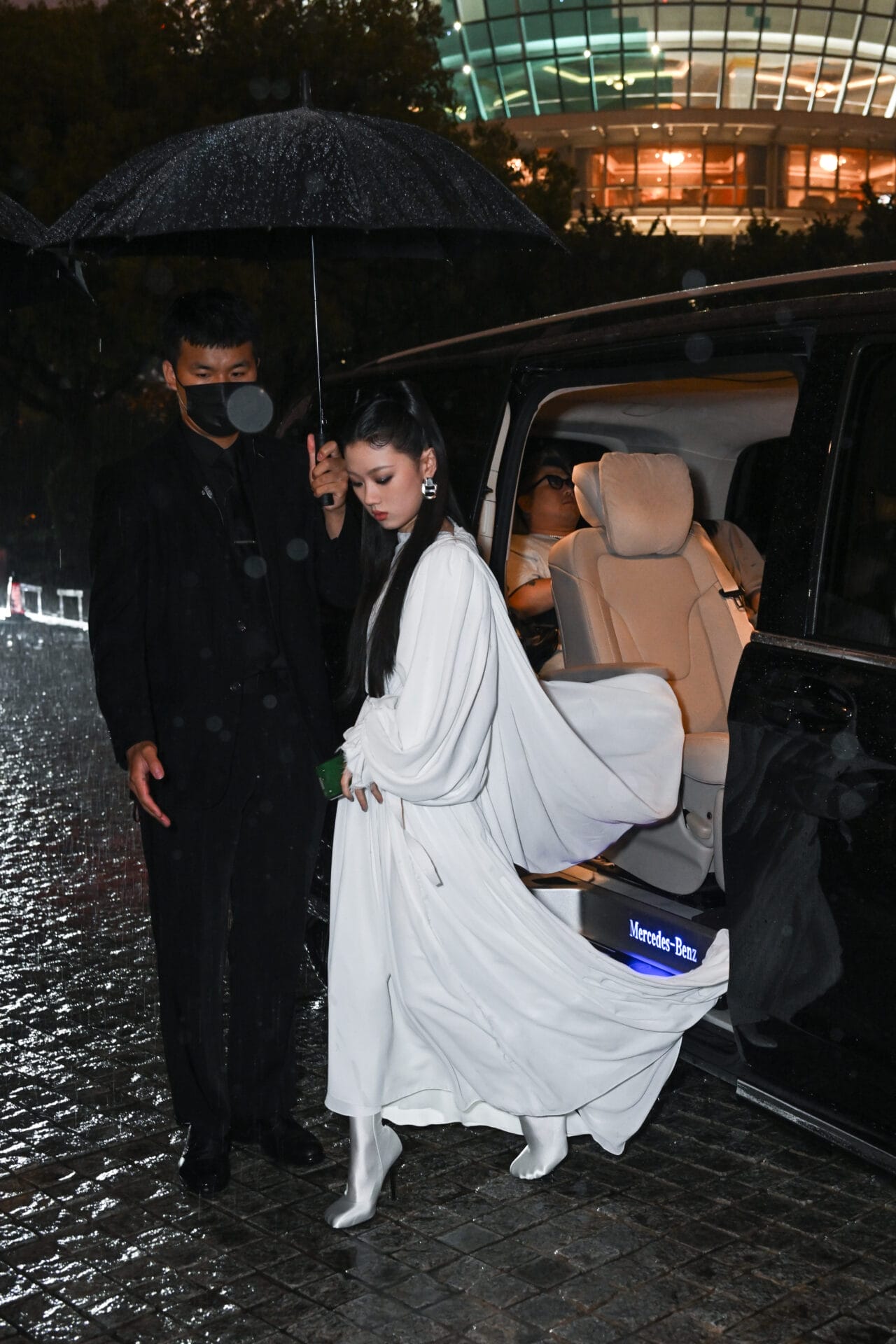 BALENCIAGA SPRING 25 VIP IMAGES_SHAN YICHUN 1