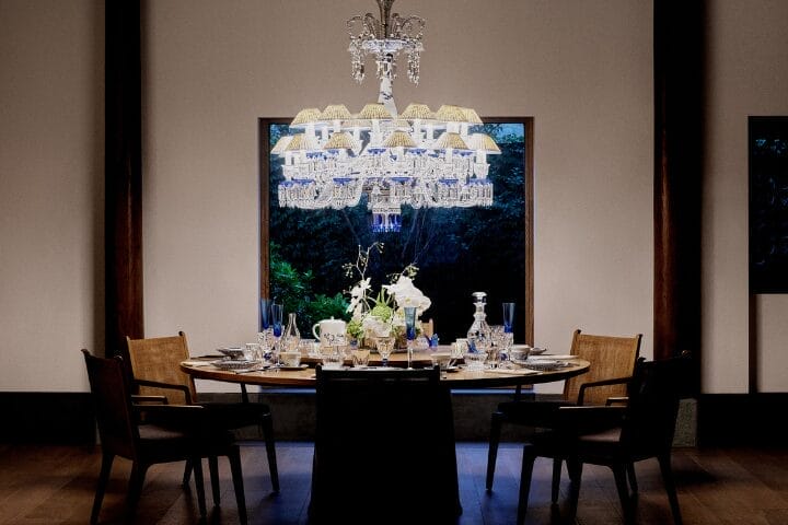 Baccarat 与 Steve Leung 携手呈献 Printemps Bleu 天顶枝形吊灯