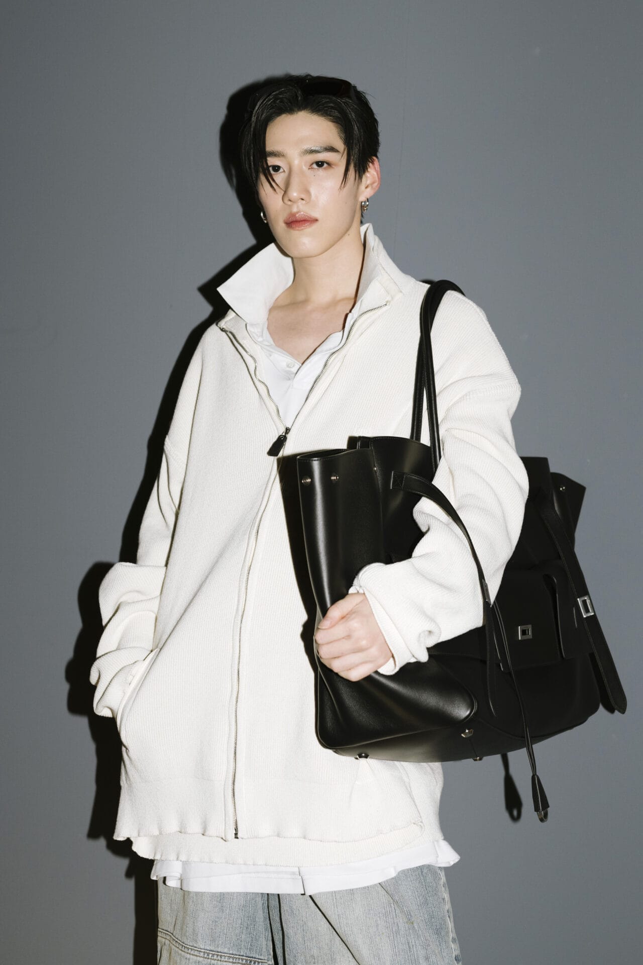 Balenciaga: Outside Arrivals – Paris Fashion Week – Womenswear Spring-Summer 2025