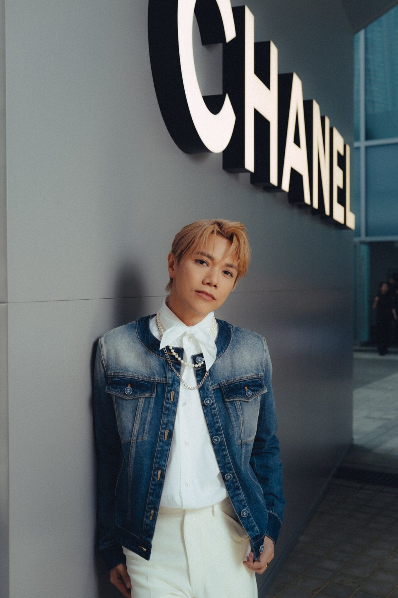 chanel_hins-cheung-wearing-chanel-at-the-replica-cruise-in-hong-kong-5-november-2024-2-LD