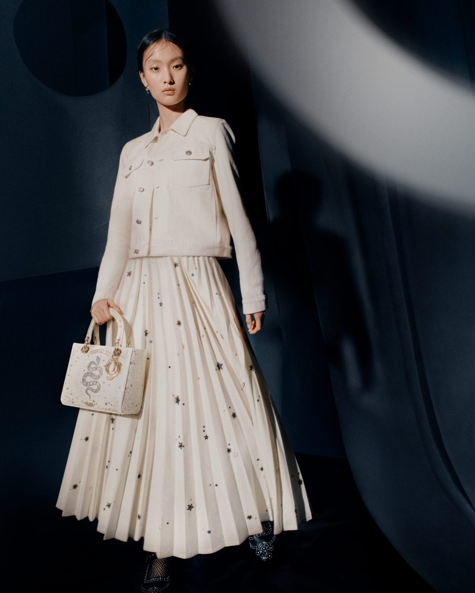 DIOR_LUNA_SHOT_06_1443_V4_RGB