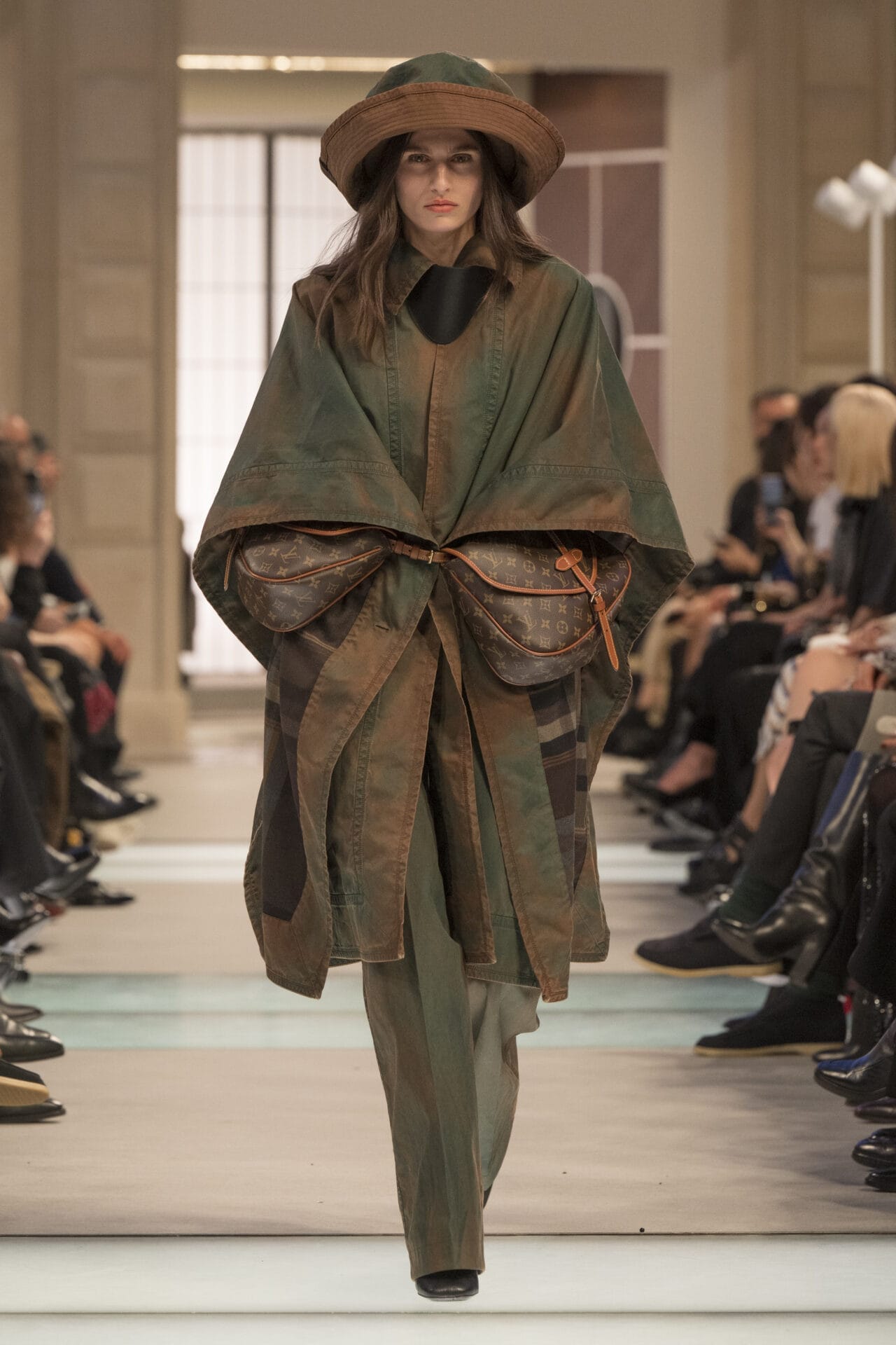 LV_AW25_Look_22