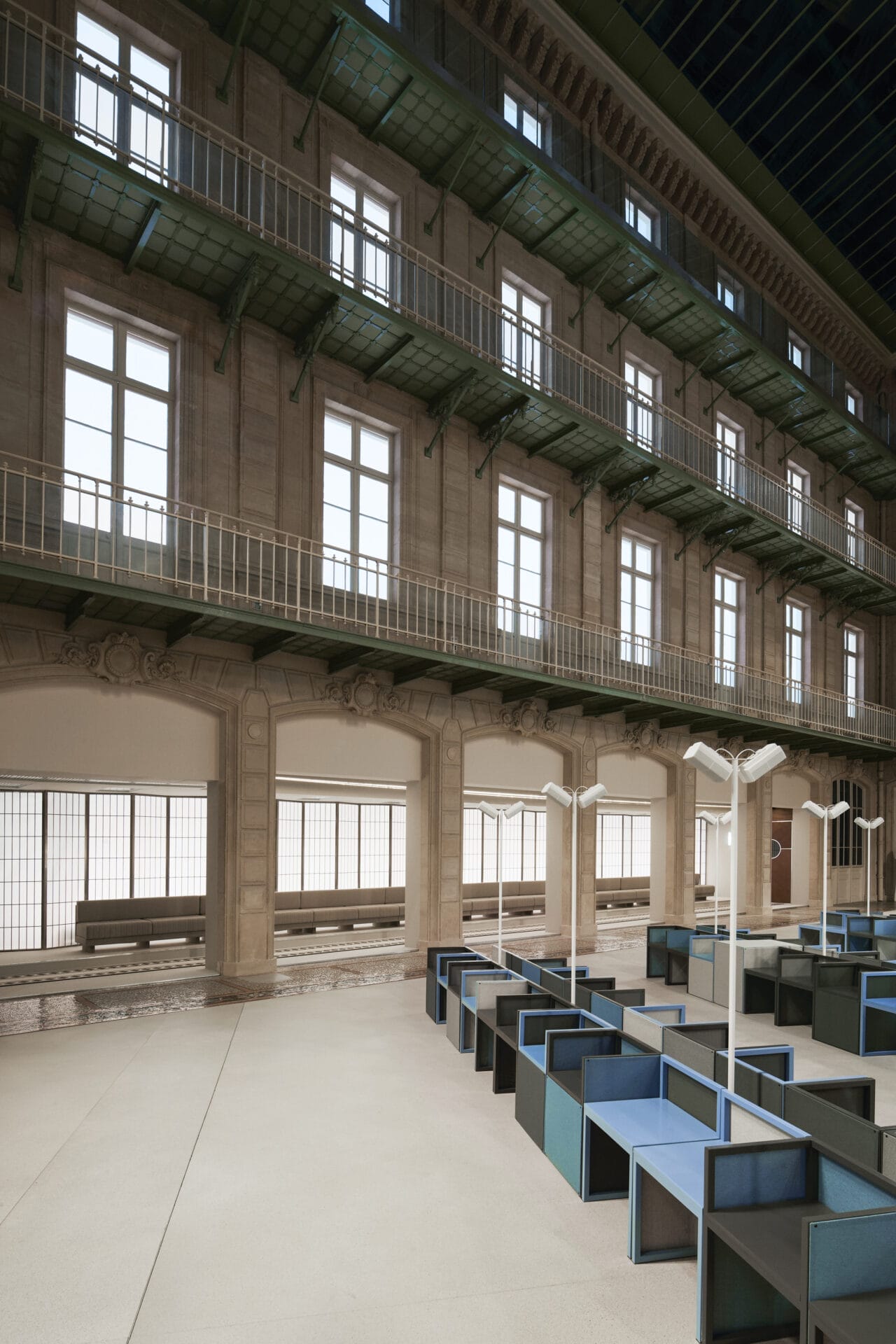 WOMEN_FW25_SHOW_EMPTY SET_6_STELLAR