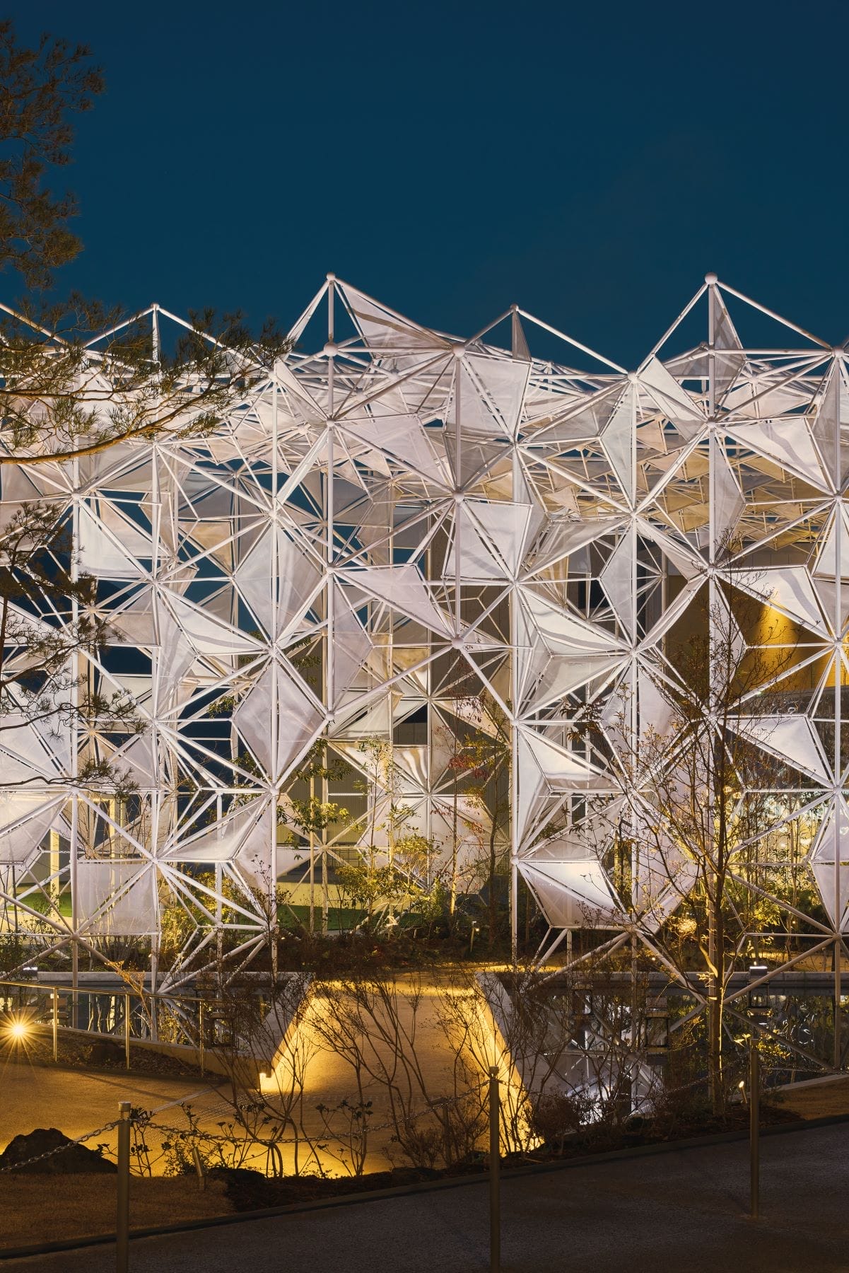 Women’s Pavilion_Buidling at night_Victor Picon ©Cartier_2_CMJN