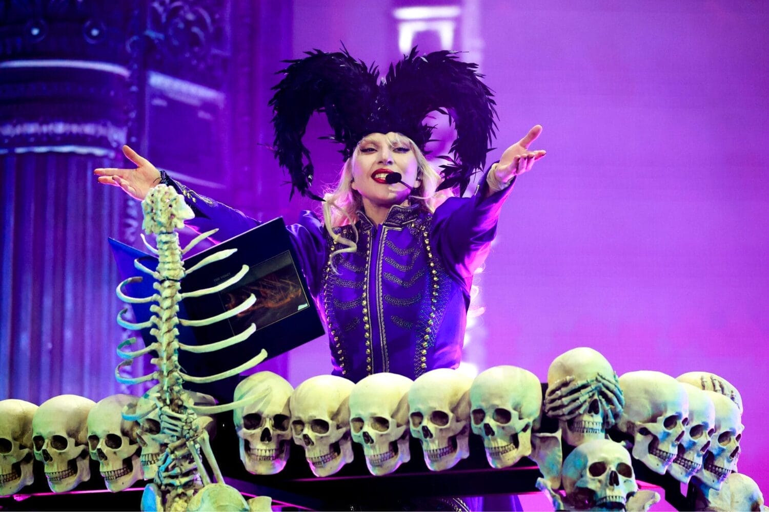 Coachella 2025：歌手用造型点燃音乐祭时尚战火！