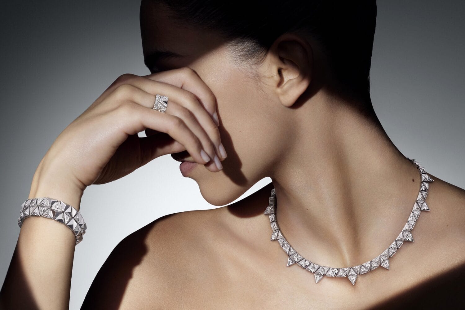 Louis Vuitton Pure V 全新八款创作，致意先锋设计传统