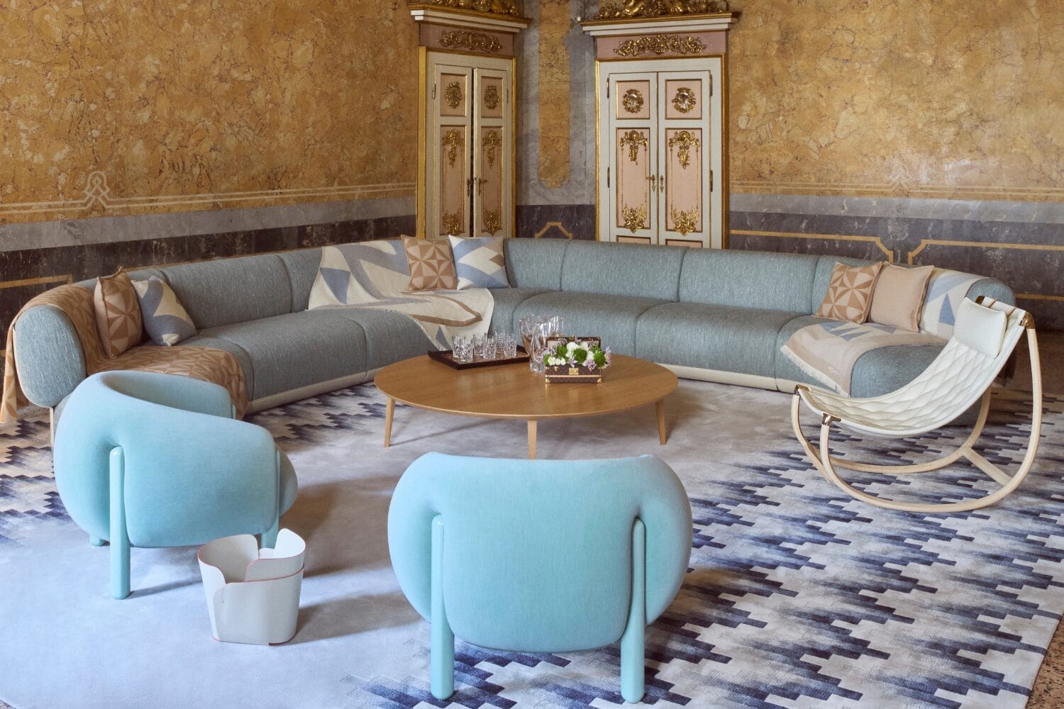 2025 米兰设计周：看时尚品牌如何 “家” 点创意