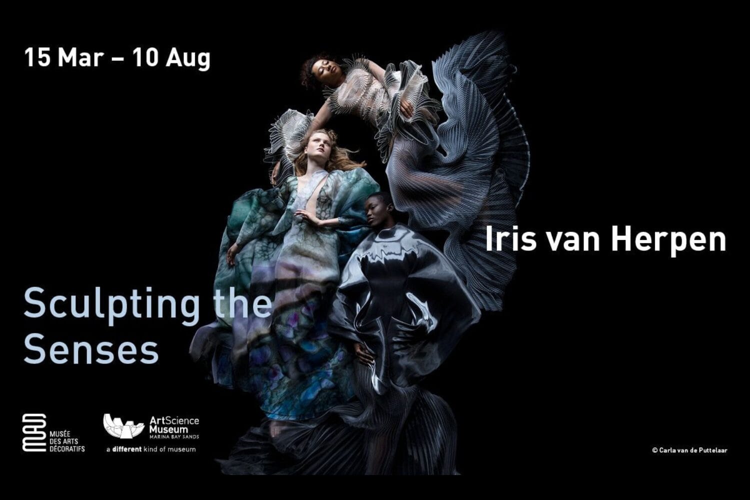 Iris van Herpen 时装展登陆 Marina Bay Sands，展出 140 件作品！