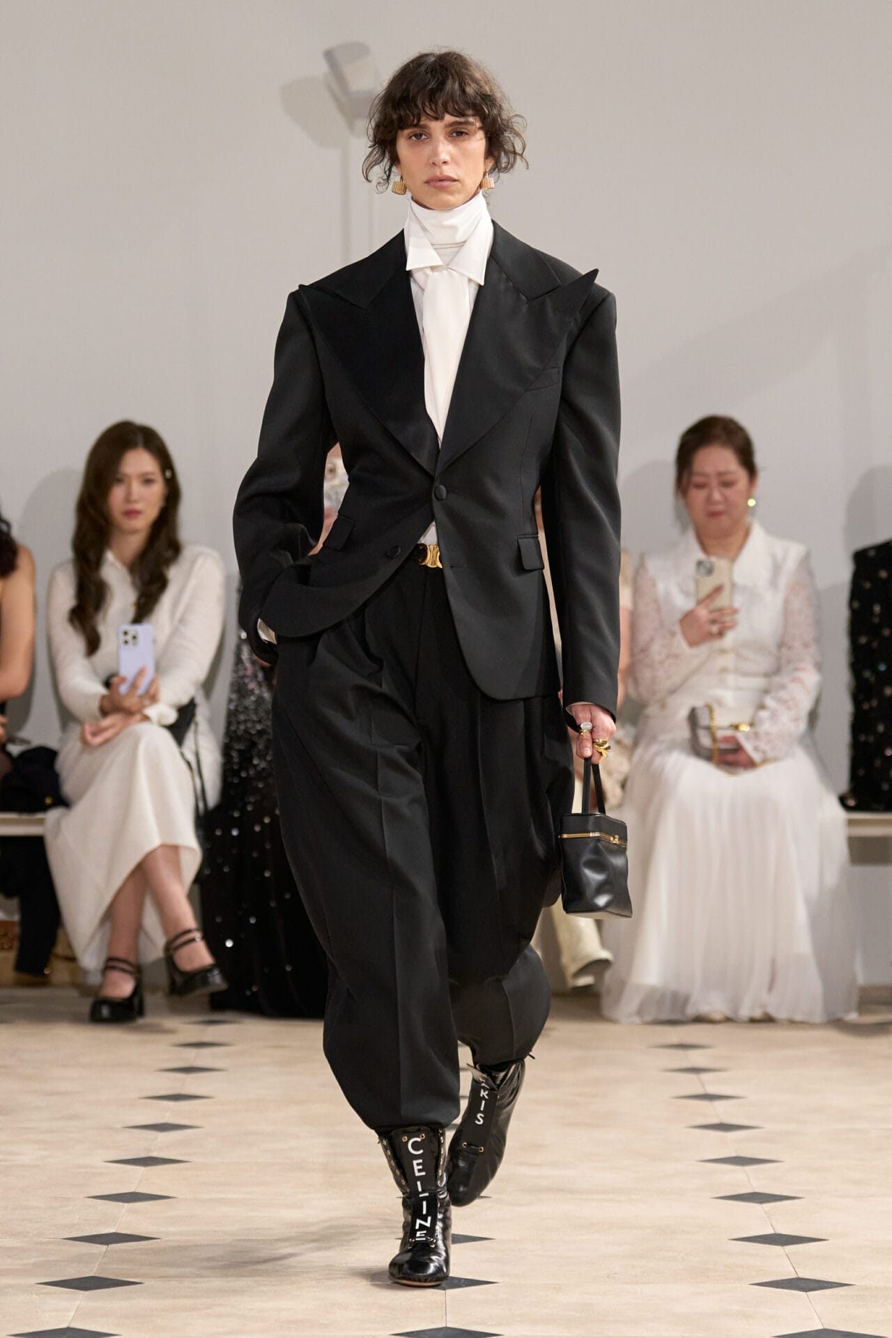 Look 50