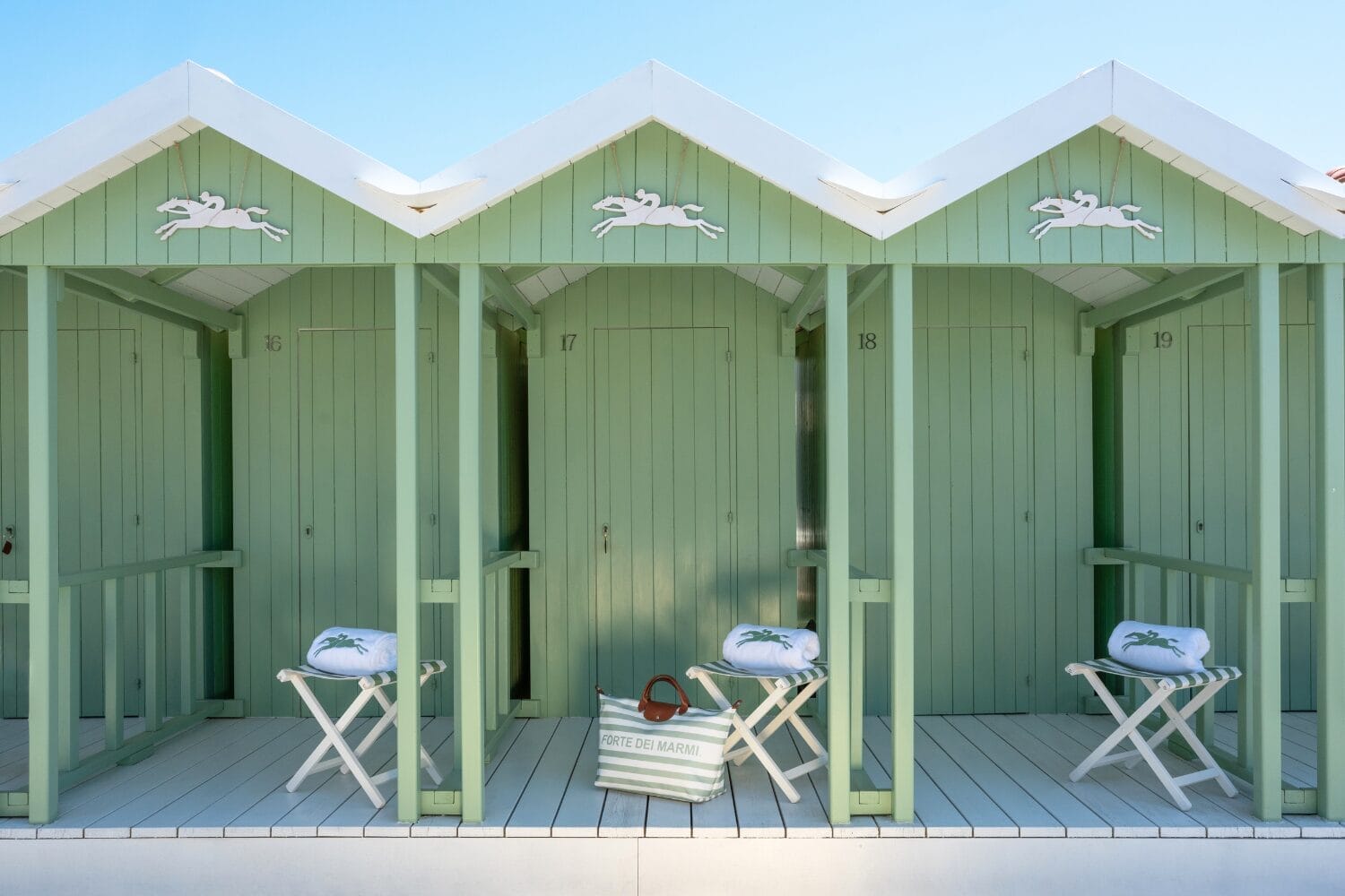 Longchamp Beach Club：托斯卡纳阳光下的夏日之旅