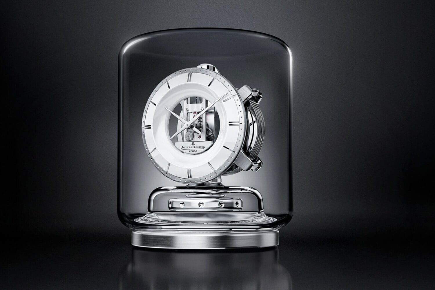 用精致座钟饰品装点家居