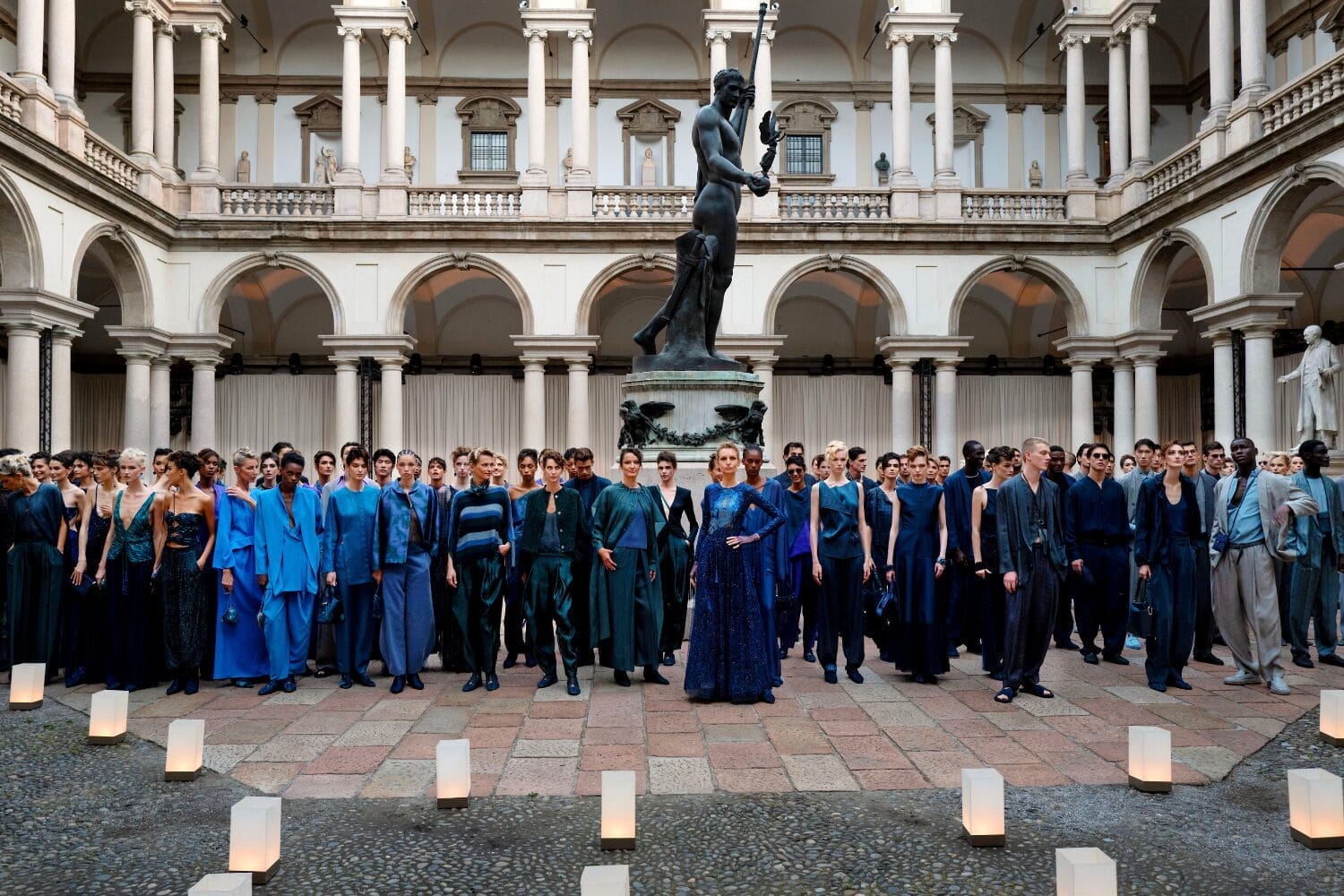 Giorgio Armani 2026 春夏米兰女装系列，时代的优雅谢幕