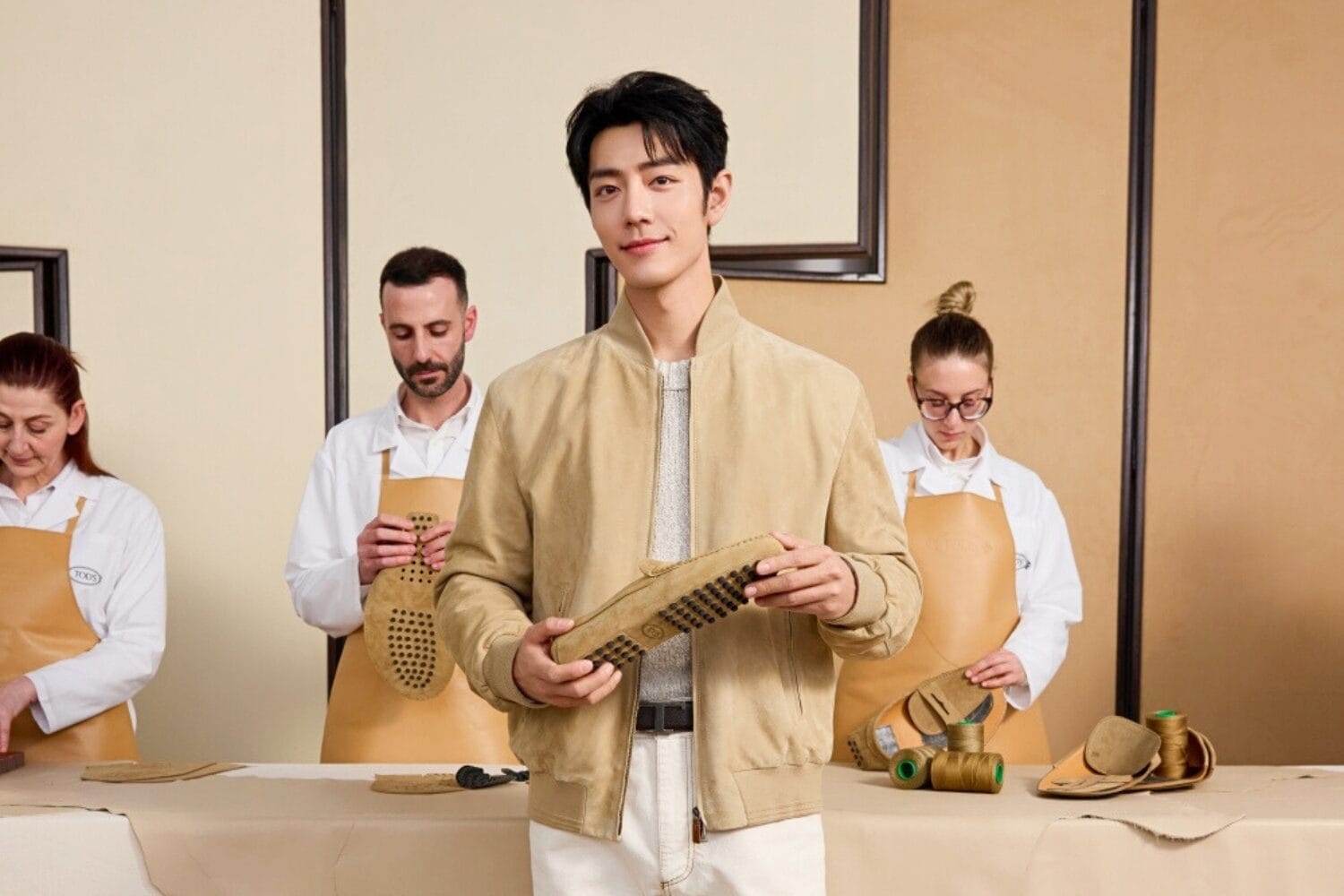 肖战探访 Tod’s 豆豆鞋诞生地！揭秘意大利工艺魅力