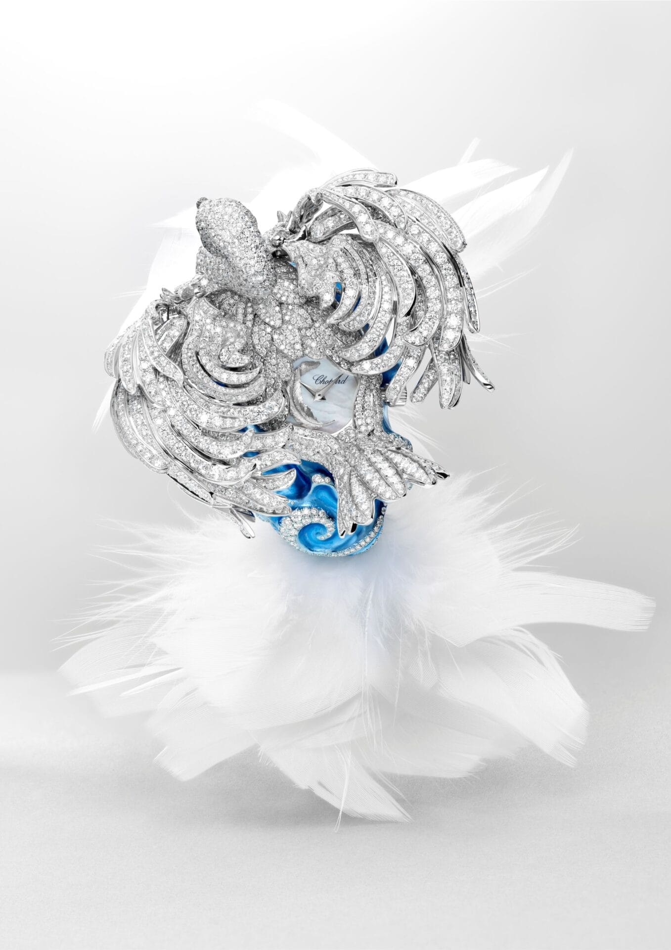Chopard Swan Lake神秘腕表入围2025年日内瓦高级钟表大赏（GPHG）的“最佳珠宝腕表”提名。1 2