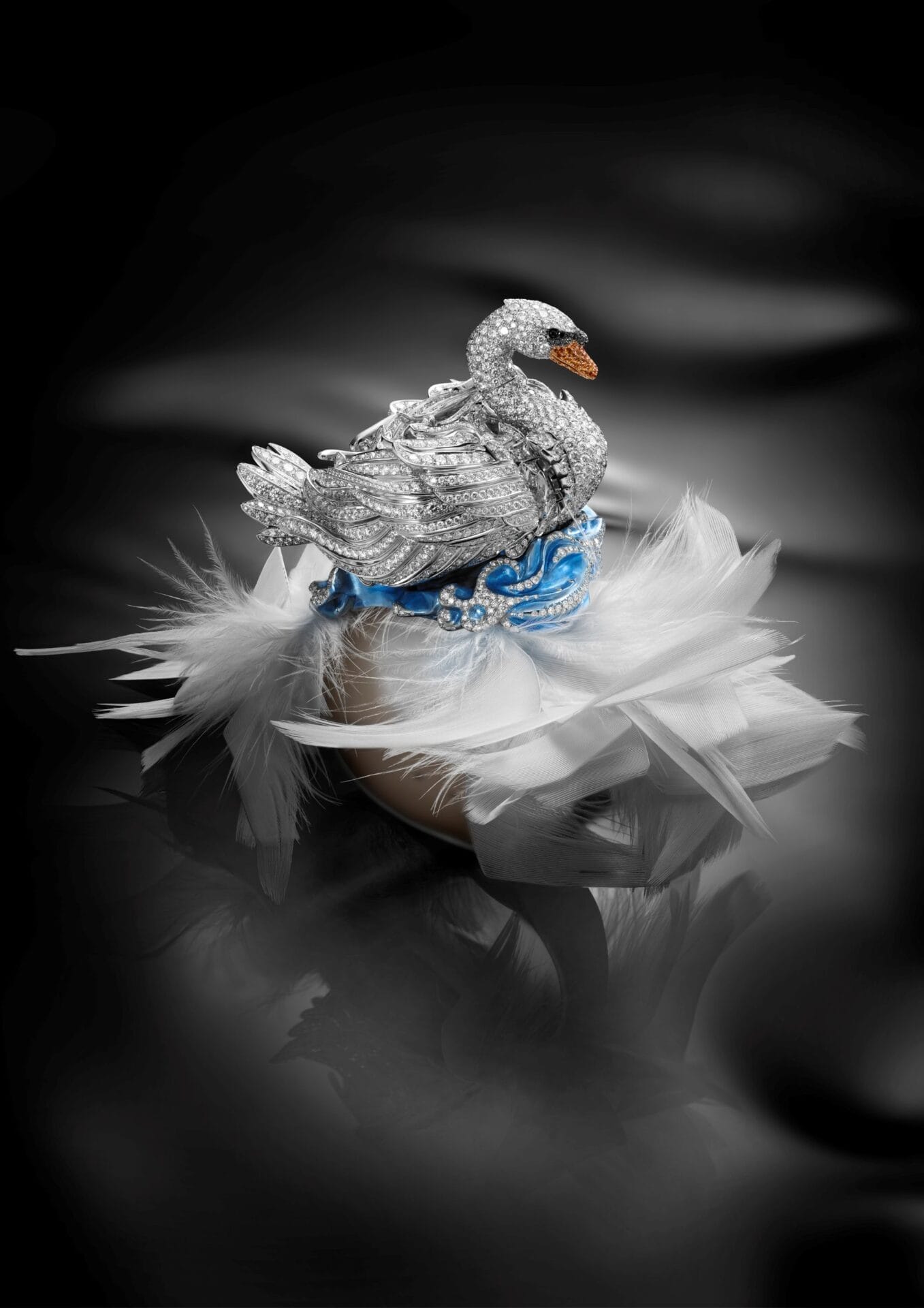 Chopard Swan Lake神秘腕表入围2025年日内瓦高级钟表大赏（GPHG）的“最佳珠宝腕表”提名。2 2