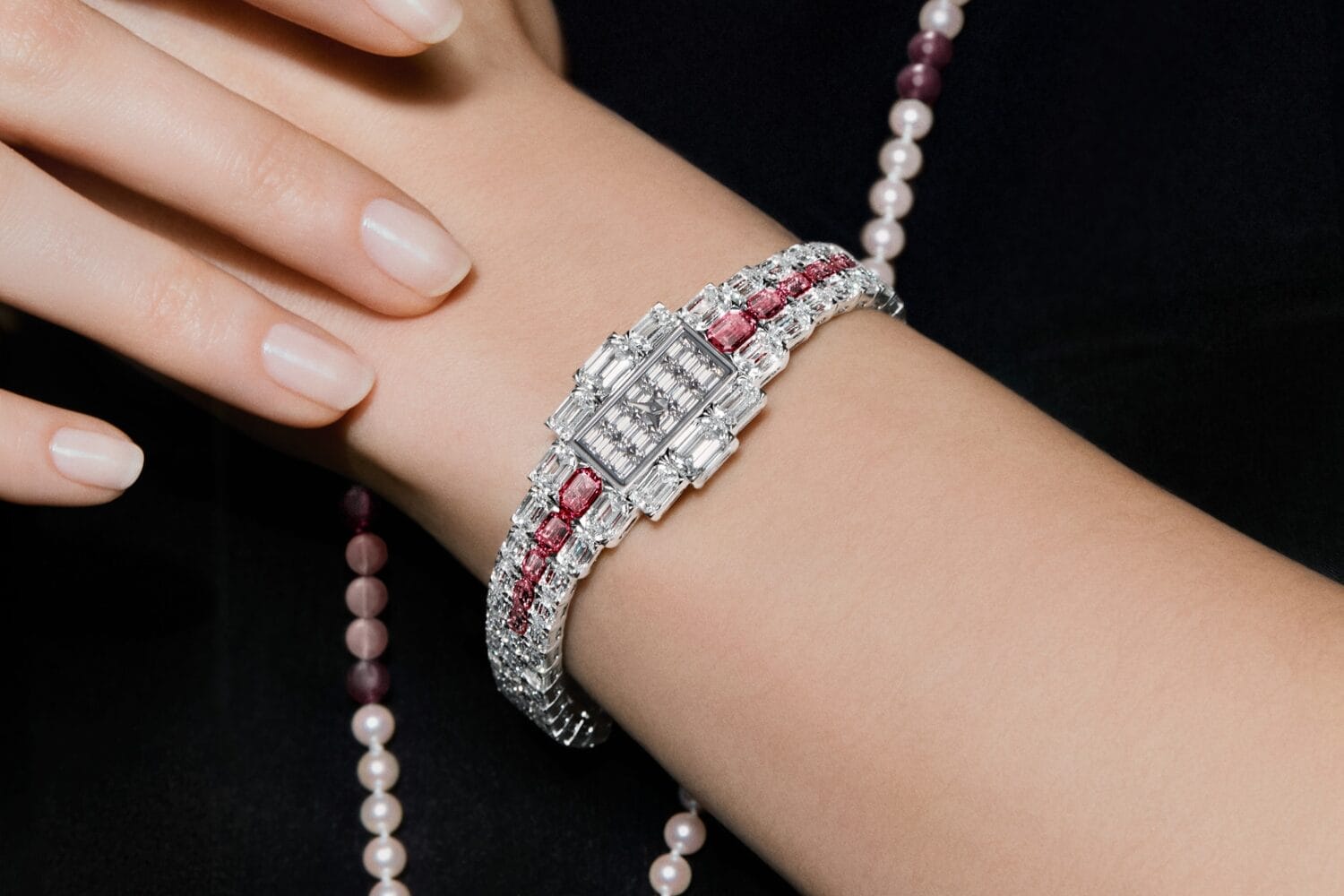 Vacheron Constantin Grand Lady Kalla 高级珠宝腕表，流光溢彩