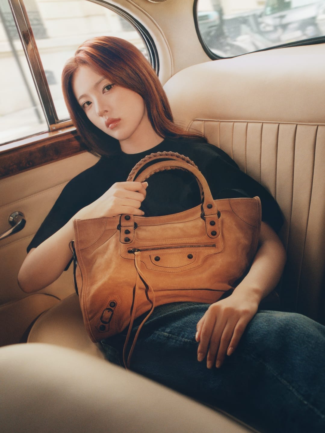 BALENCIAGA BY PIERPAOLO PICCIOLI DEBUT CAMPAIGN STILL LOOK NO LOGO IMAGE 3