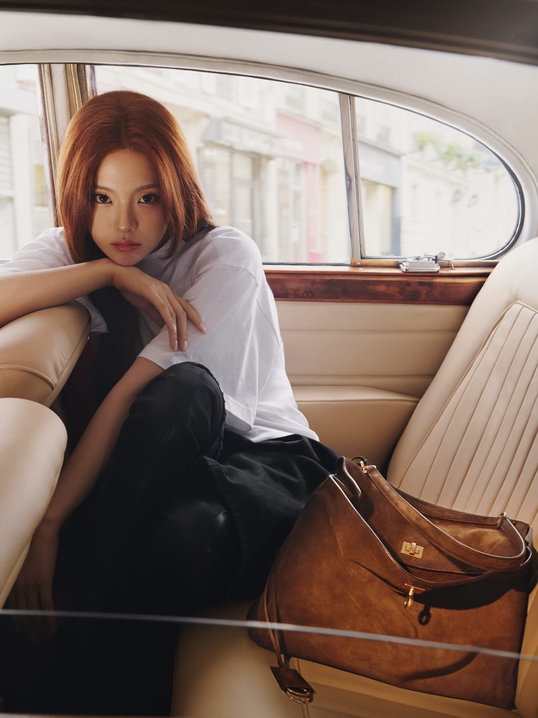 BALENCIAGA BY PIERPAOLO PICCIOLI DEBUT CAMPAIGN STILL LOOK NO LOGO IMAGE 4