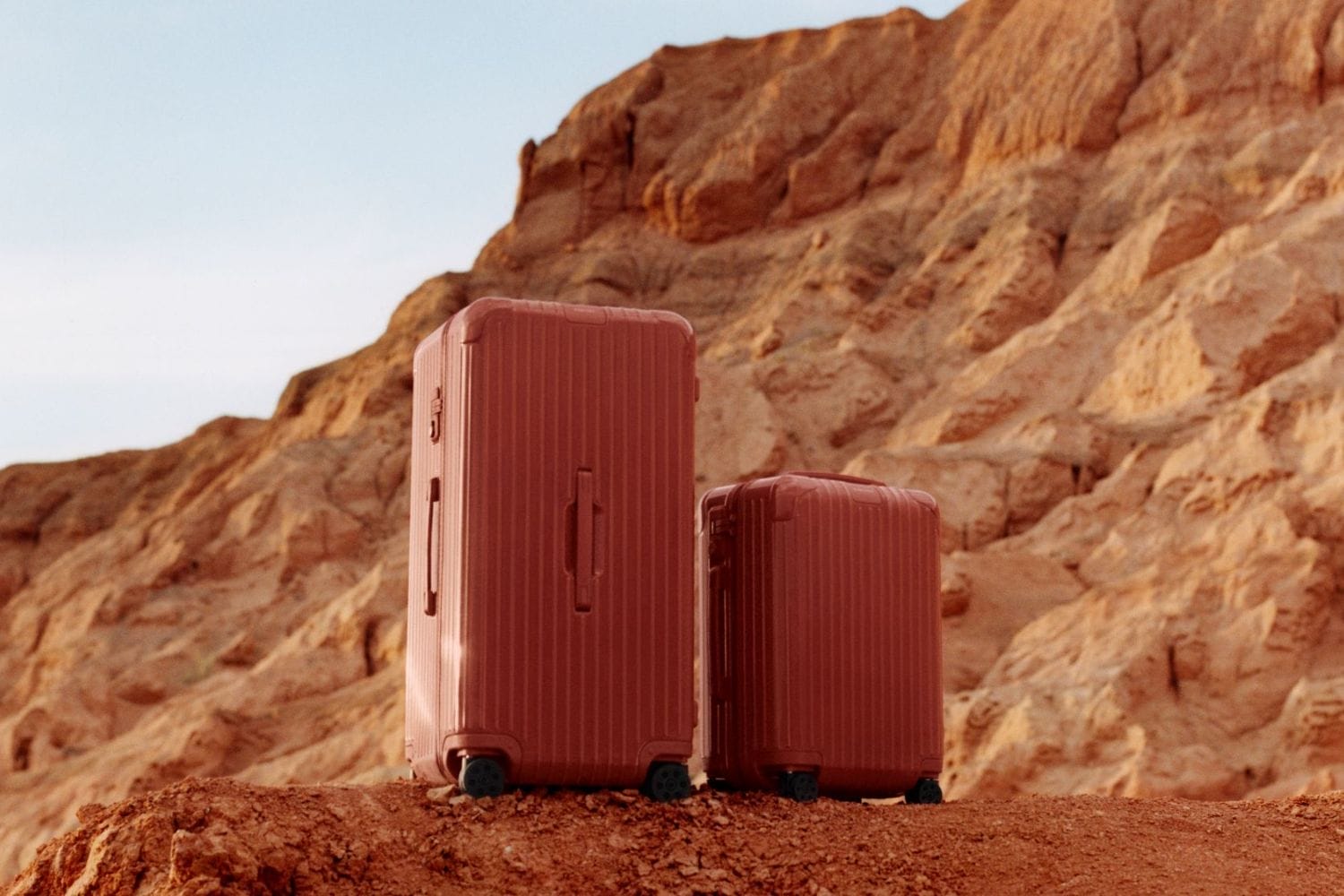 RIMOWA Essential