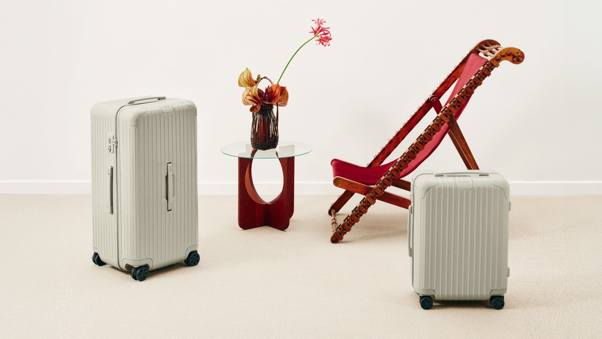 RIMOWA_Beautyshots_2025_16x9_Essential Clay