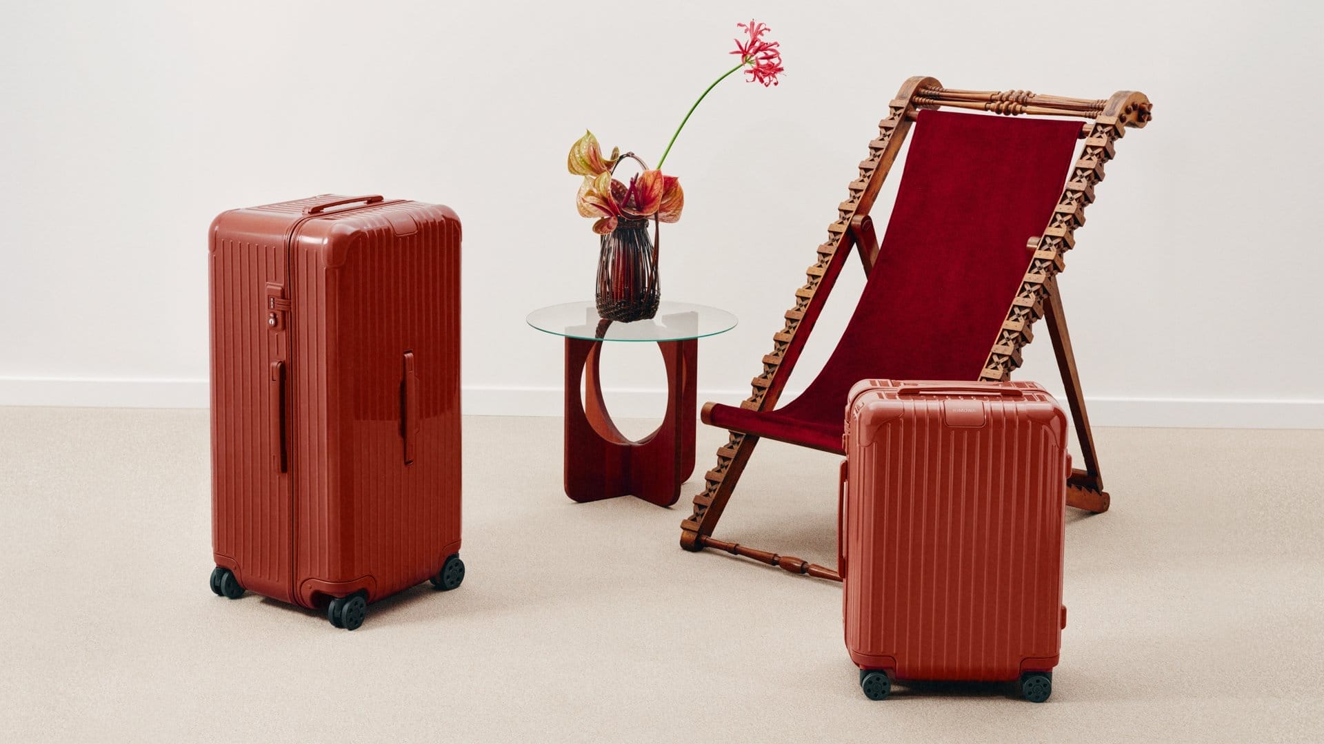 RIMOWA_Beautyshots_2025_16x9_Essential Terracotta